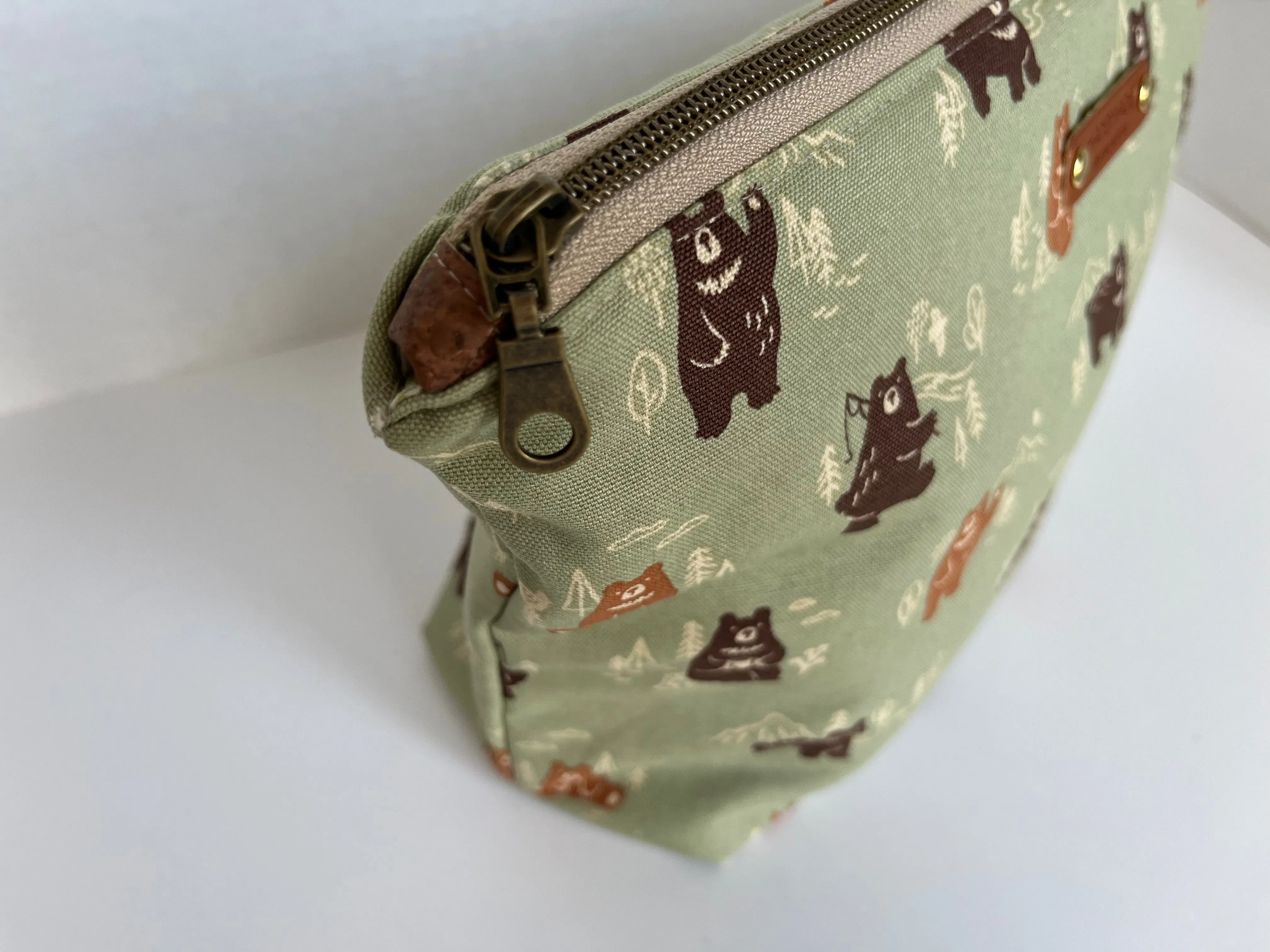 Bears in Mountains Large Cosmetics Bag,Toiletry Bag