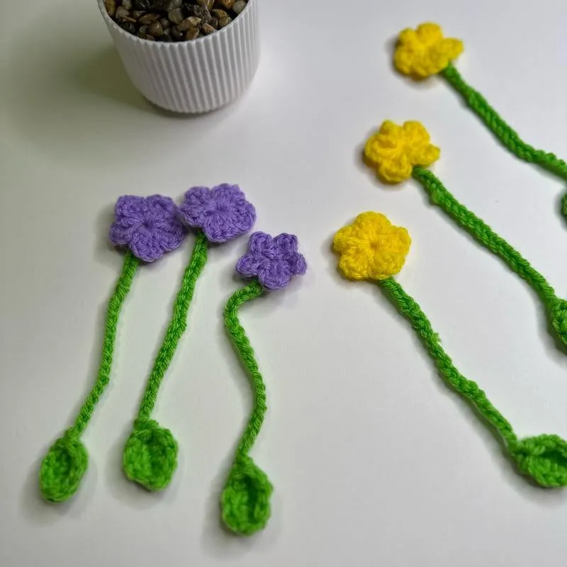 Crochet Floral Bookmark, Cute Hair Accessory, Perfect Gift for Flower Lovers, Unique Gift for Her, Car, Phone and Bag Decor, Bible Bookmark