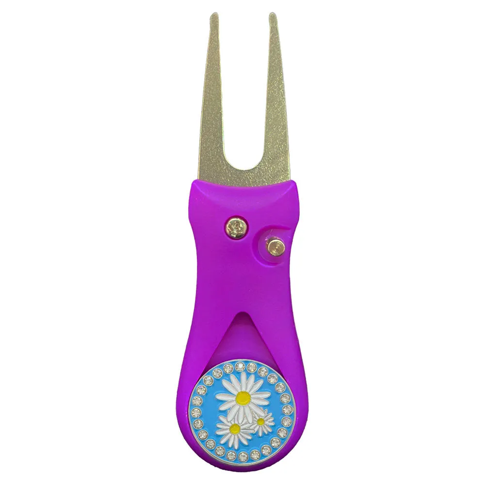 Daisies Golf Ball Marker With Colored Divot Repair Tool