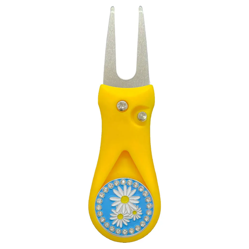 Daisies Golf Ball Marker With Colored Divot Repair Tool