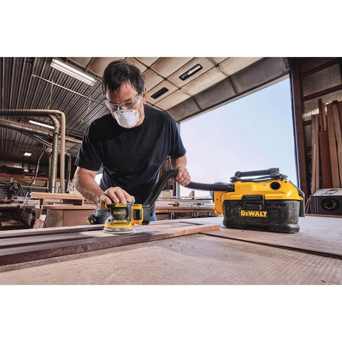 DEWALT DCW210B - 20V MAX BL 5" Random Orbit Sander  (BARE) Sander