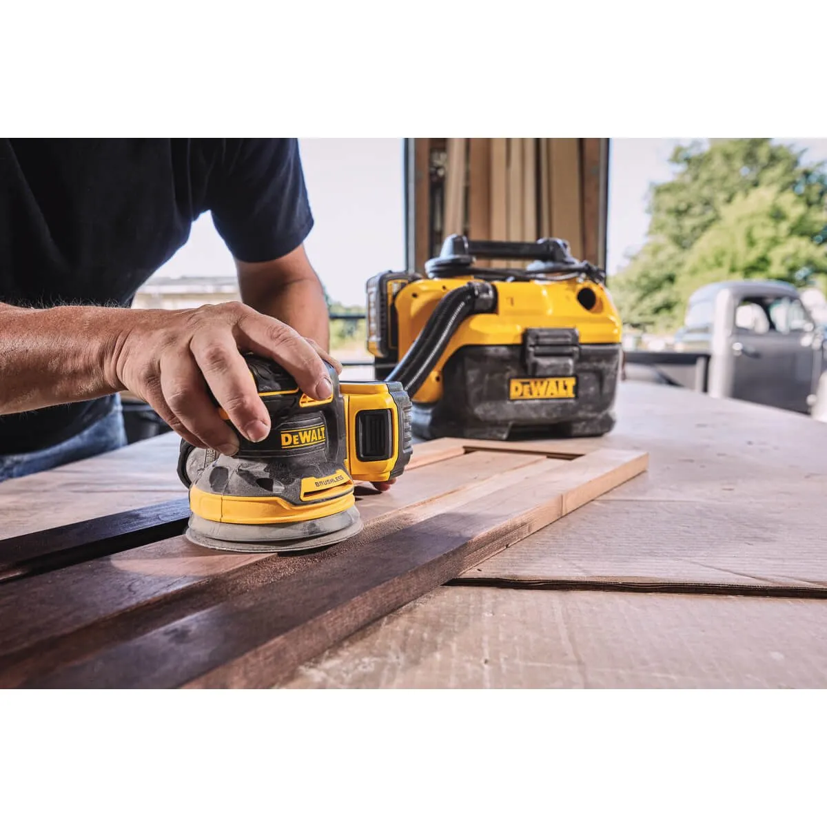 DEWALT DCW210B - 20V MAX BL 5" Random Orbit Sander  (BARE) Sander