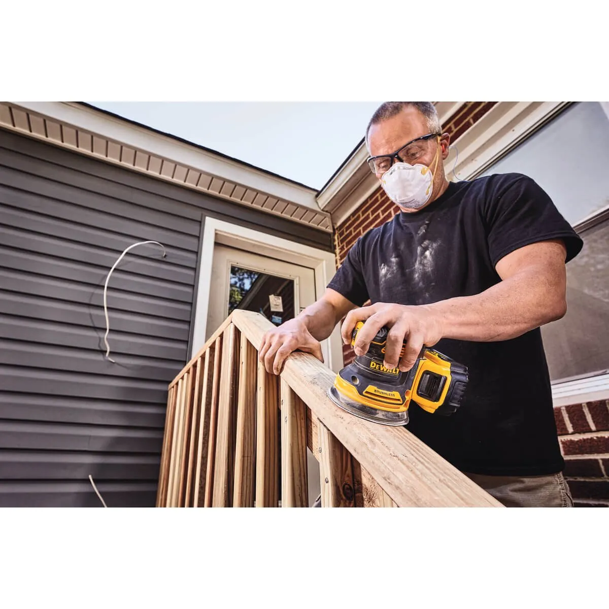 DEWALT DCW210B - 20V MAX BL 5" Random Orbit Sander  (BARE) Sander