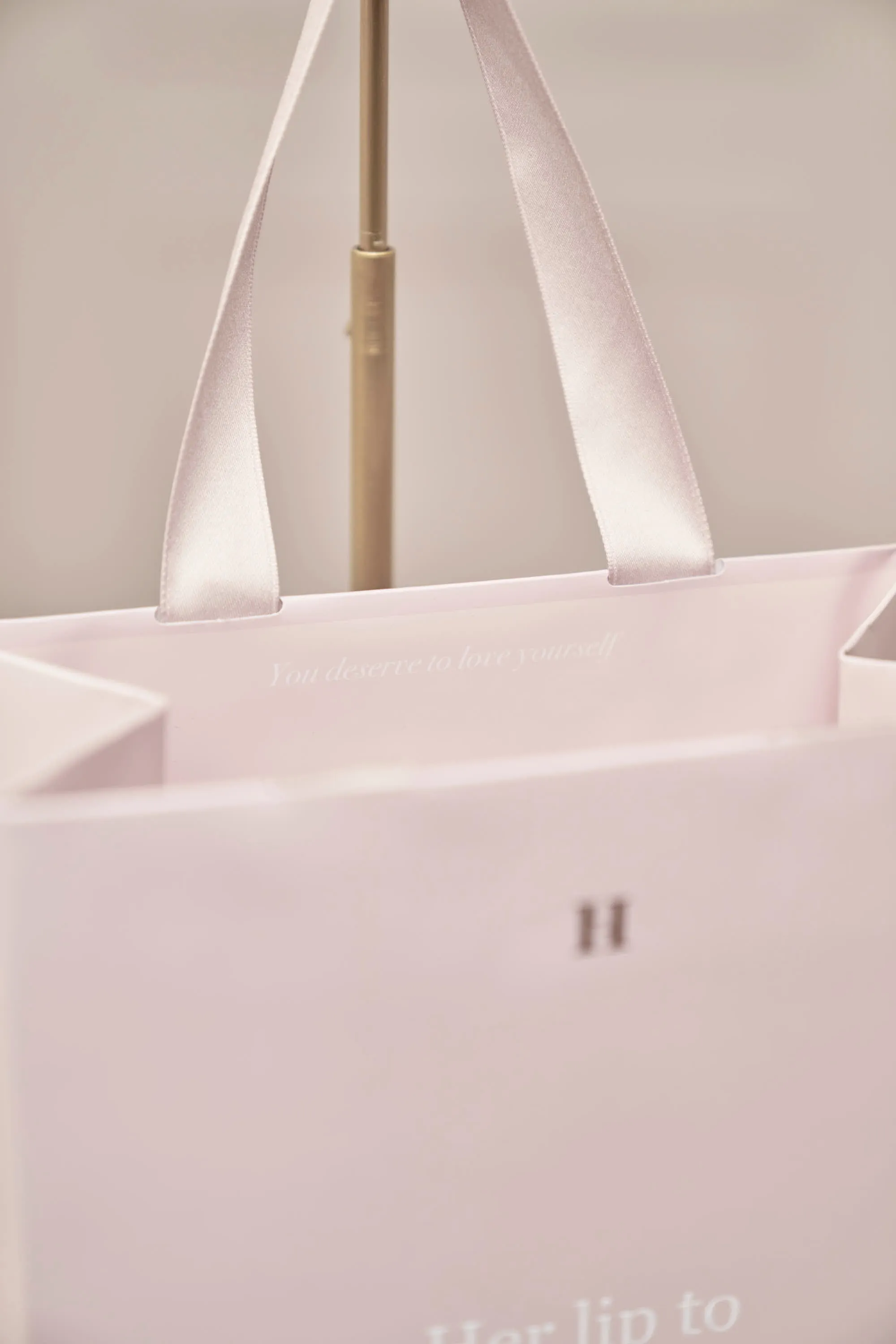 HLT BEAUTY Gift Bag