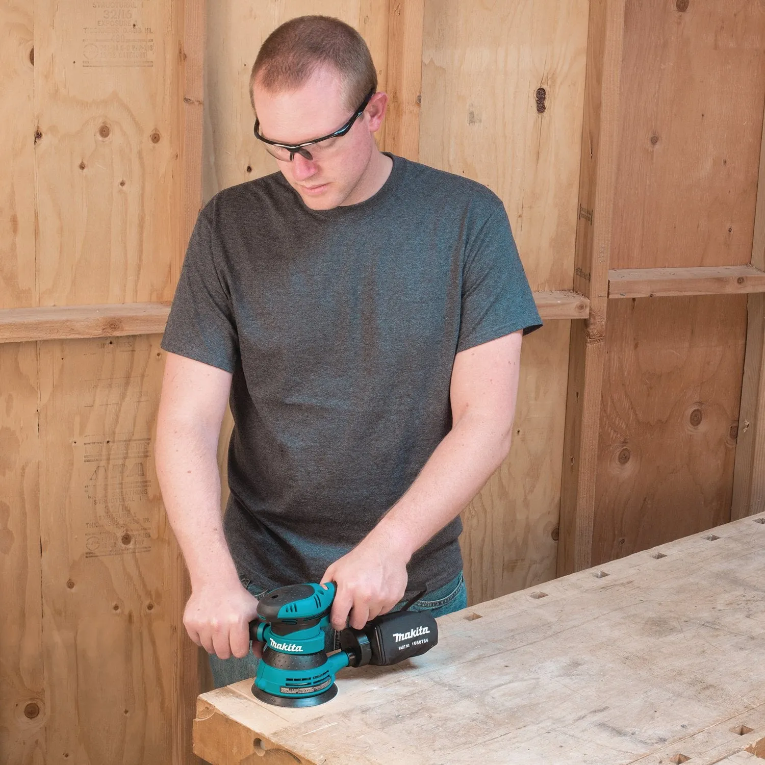 Makita (BO5041) 5” Random Orbit Sander, Variable Speed