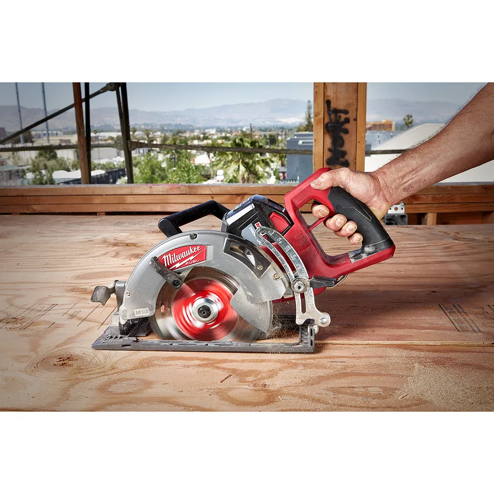 Milwaukee M18 Fuel 7-1/4" Rear Handle Circular Saw Kit