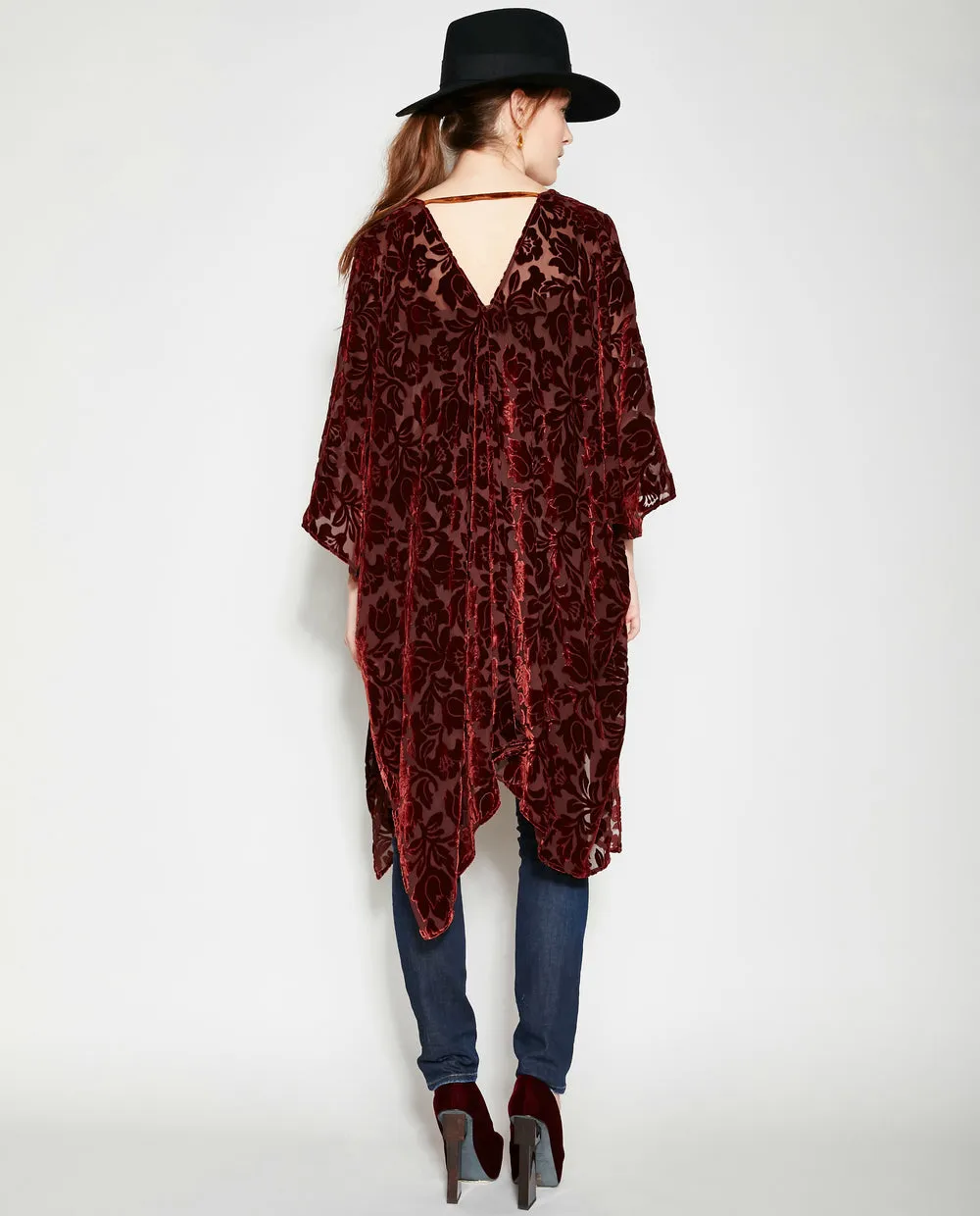 THE LEANDRA VELVET KIMONO