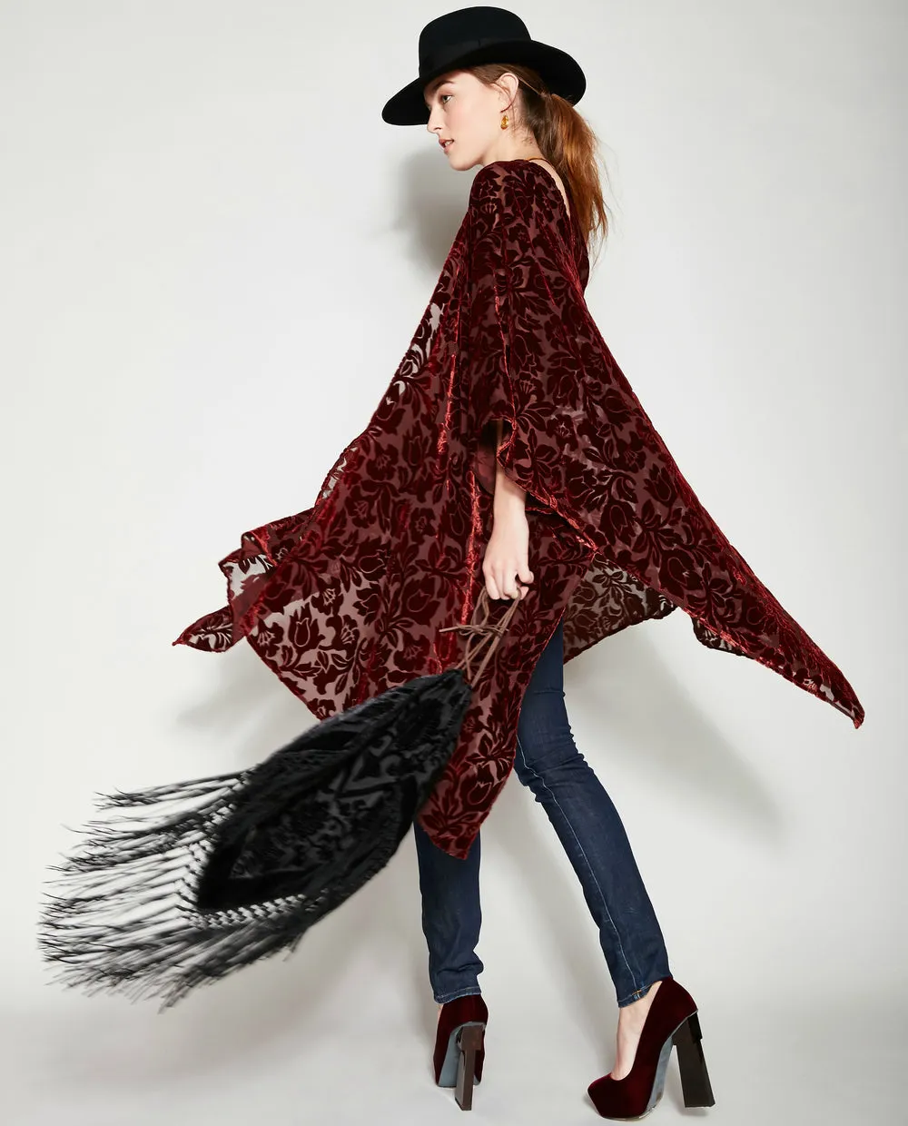 THE LEANDRA VELVET KIMONO